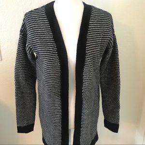 5/$25 Merona black & white oversized cardigan